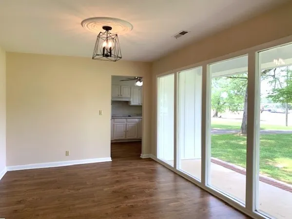 $2,100 | 112 Oak Park Drive, Tullahoma, TN 37388