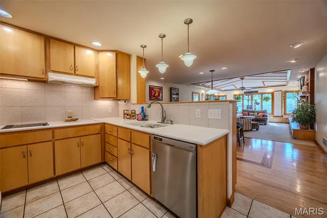 $650,000 | 23643 County Road 32-337, Lebanon, MO 65536