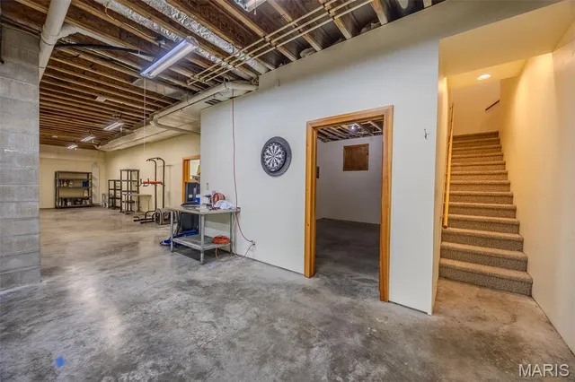 $650,000 | 23643 County Road 32-337, Lebanon, MO 65536