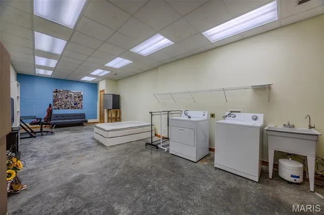 $650,000 | 23643 County Road 32-337, Lebanon, MO 65536