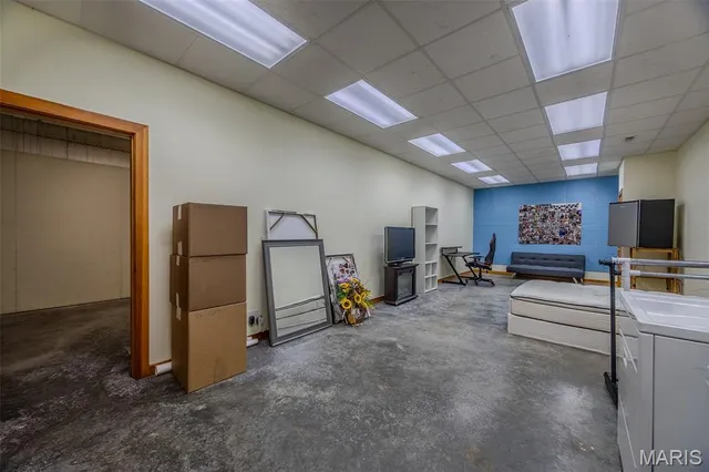 $650,000 | 23643 County Road 32-337, Lebanon, MO 65536