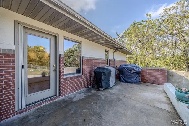 $650,000 | 23643 County Road 32-337, Lebanon, MO 65536