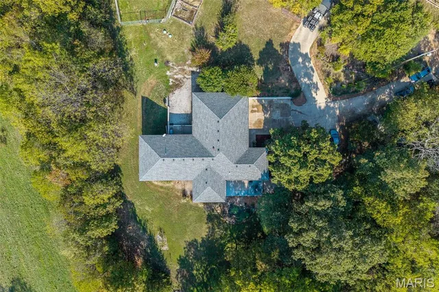 $650,000 | 23643 County Road 32-337, Lebanon, MO 65536