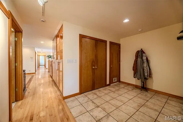 $650,000 | 23643 County Road 32-337, Lebanon, MO 65536