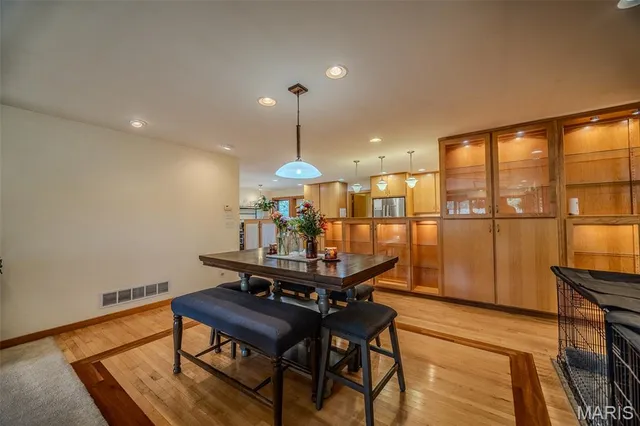 $650,000 | 23643 County Road 32-337, Lebanon, MO 65536