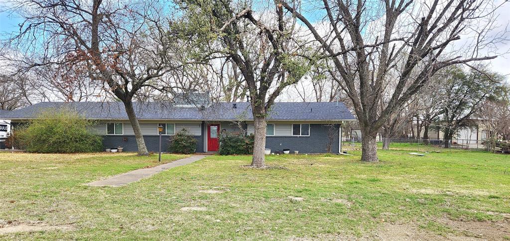 204 Ranch House Road Willow Park, TX 76087 - Photo 2 of 22 a view of a house with a yard and large tree