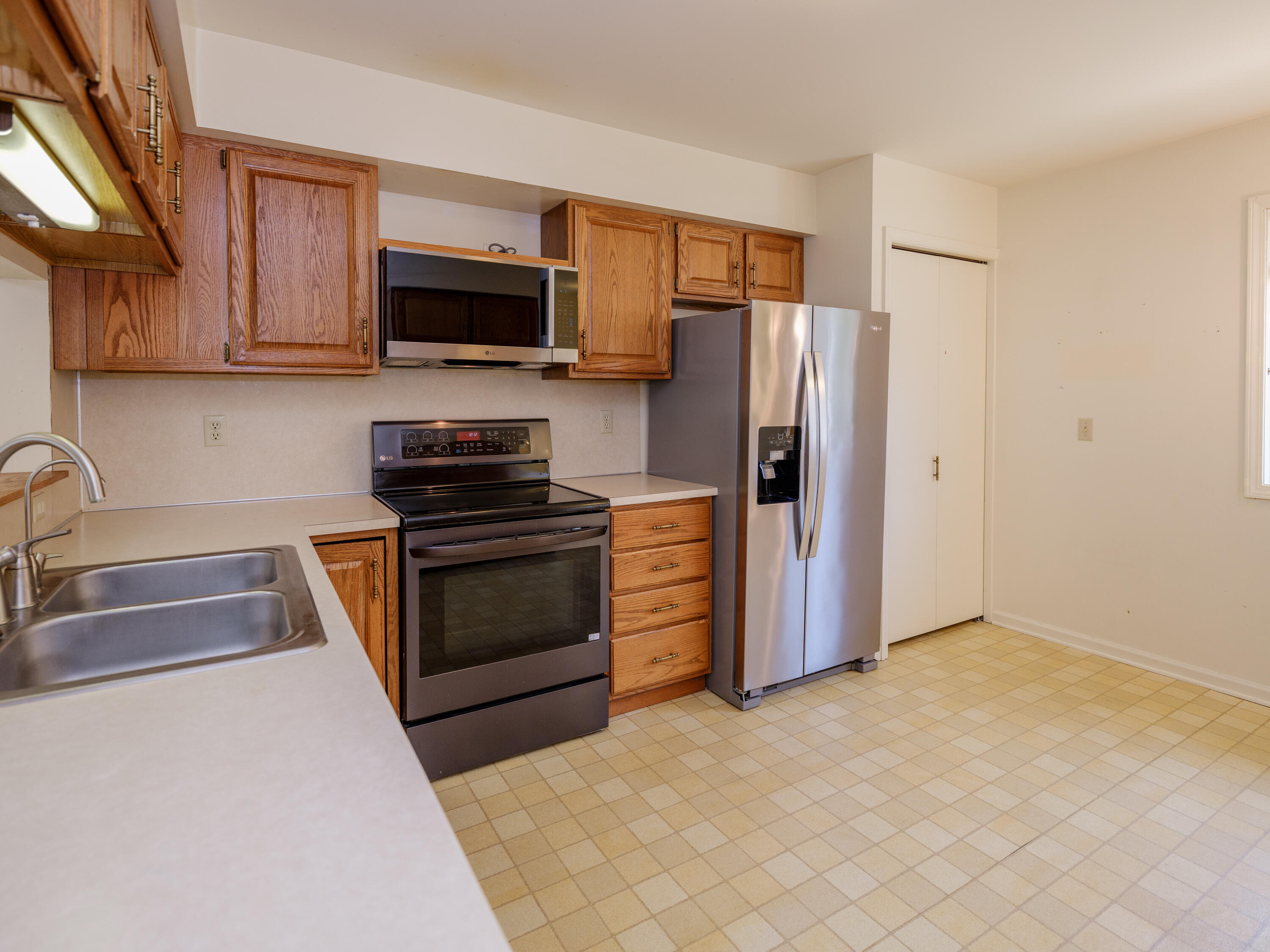 5005 Green Meadow Road Kalamazoo, MI 49009 - Photo 11 of 30 5005 Green Meadow-111