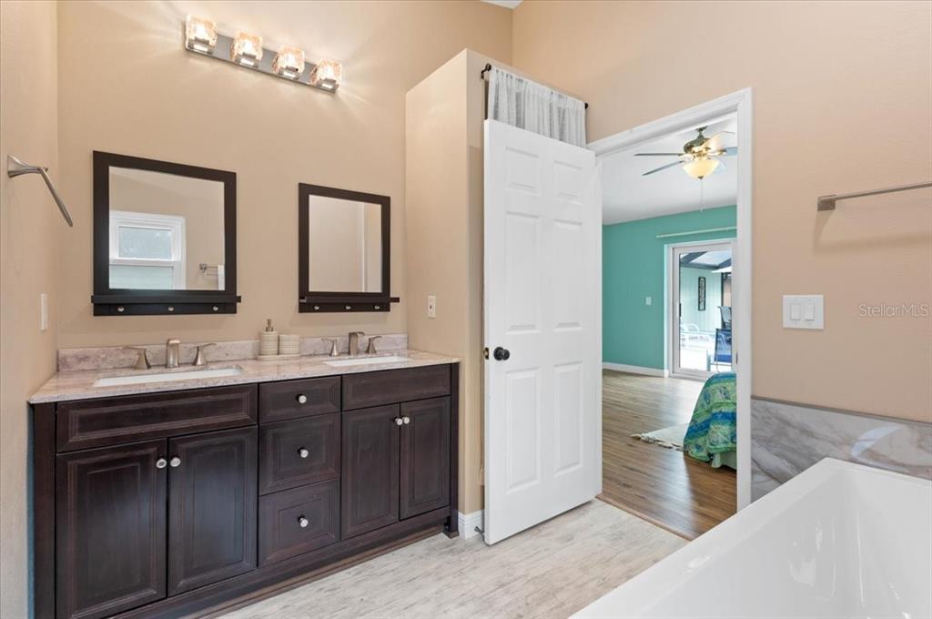 3041 Nocturne Road Venice, FL 34293 - Photo 20 of 54