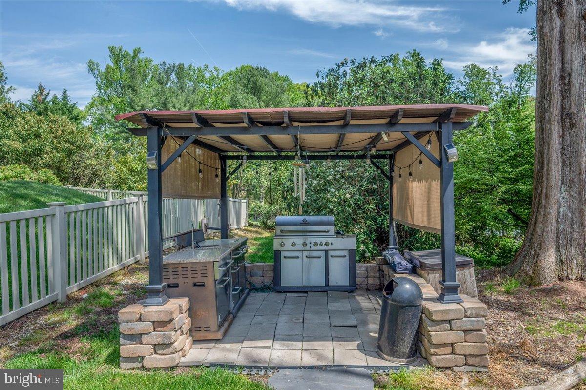 16 Flint Road Newark, DE 19711 - Photo 35 of 41 Outdoor Kitchen/grilling station