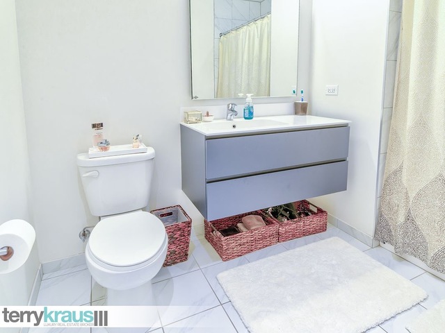 Undisclosed Address Chicago, IL 60610 - Photo 4 of 4