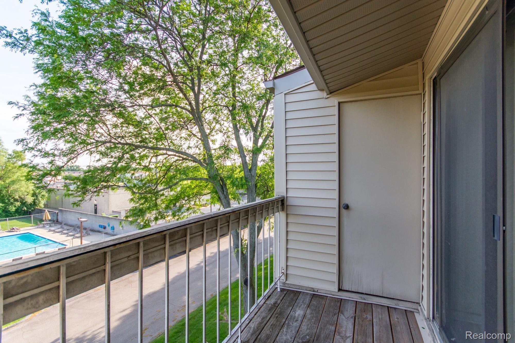 30445 West 14 Mile Road, Unit 67 Farmington, MI 48334 - Photo 16 of 16 DSC_0927.jpg