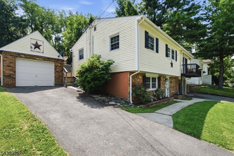 47 Summit Road Hamburg, NJ 07419 - Photo 37 of 45