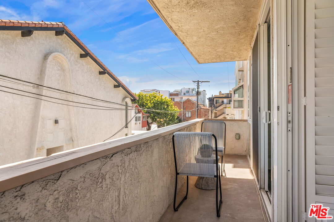 30 Driftwood Street, Unit 4 Marina del Rey, CA 90292 - Photo 5 of 19 a view of balcony with furniture