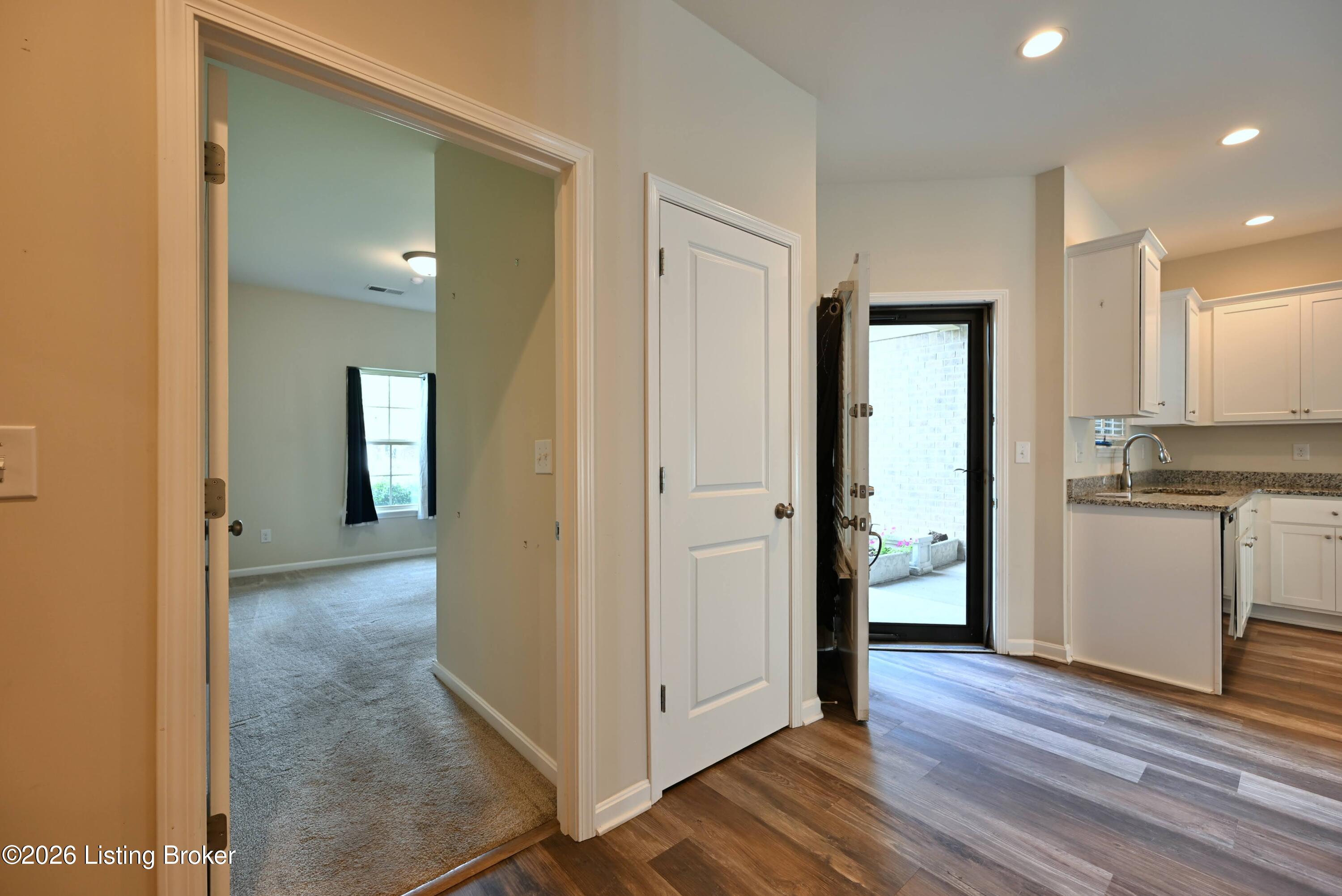 6411 Renate Road Louisville, KY 40291 - Photo 8 of 29 DSC_6800