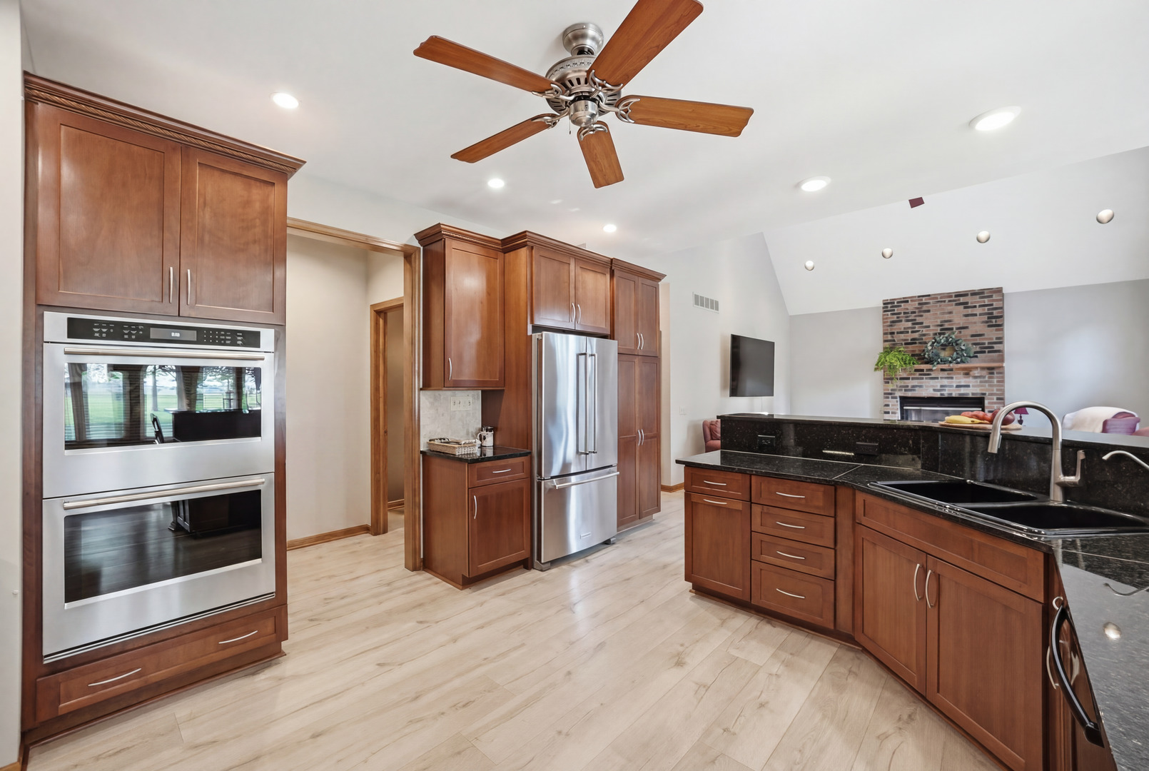 23401 Lucas Road DeKalb, IL 60115 - Photo 13 of 66