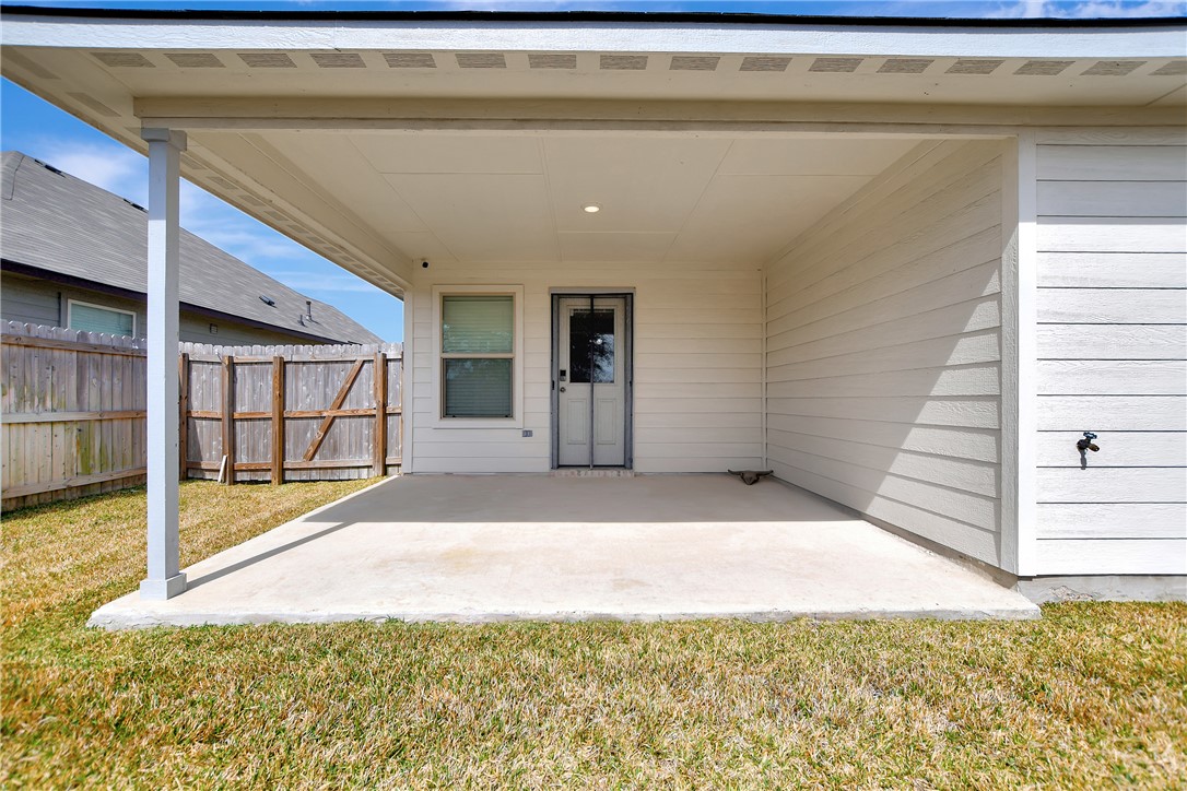 909 Davy Street Brenham, TX 77833 - Photo 26 of 35 View of patio