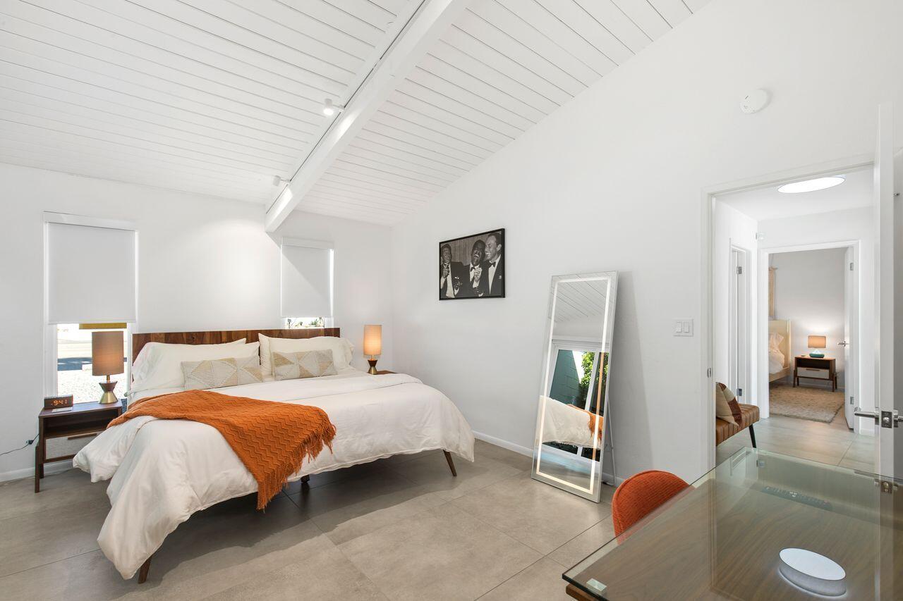 411 East Racquet Club Road Palm Springs, CA 92262 - Photo 24 of 35 Primary Bedroom