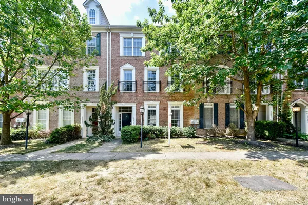 $3,900 | 42485 Regal Wood Drive, Brambleton, VA 20148
