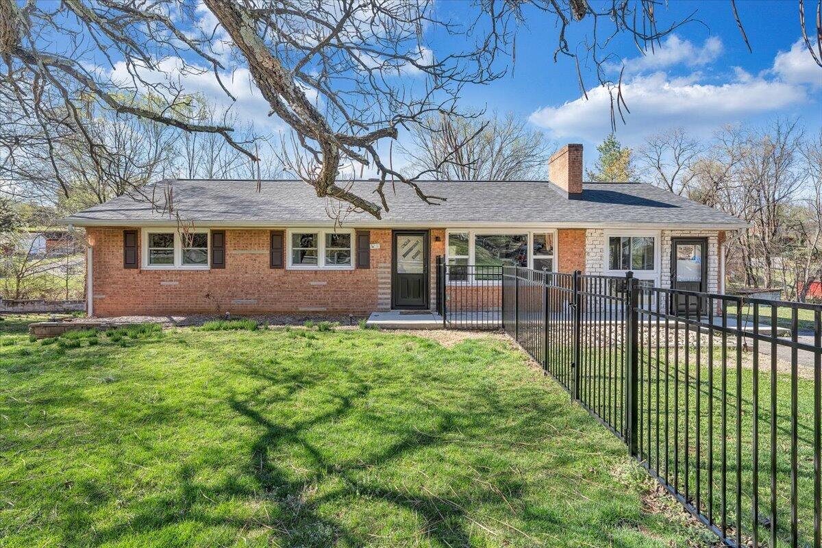 2129 Twelve Oclock Knob Road Salem, VA 24153 - Photo 2 of 48 a front view of a house with a garden