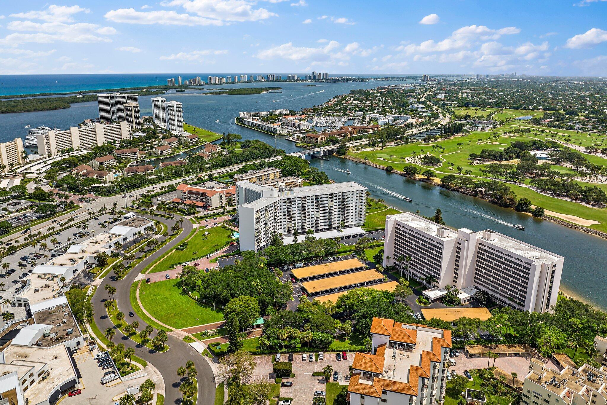 336 Golfview Road, Unit 306 North Palm Beach, FL 33408 - Photo 4 of 42 044-336GolfviewRd-306-NorthPalmBeach-SMA