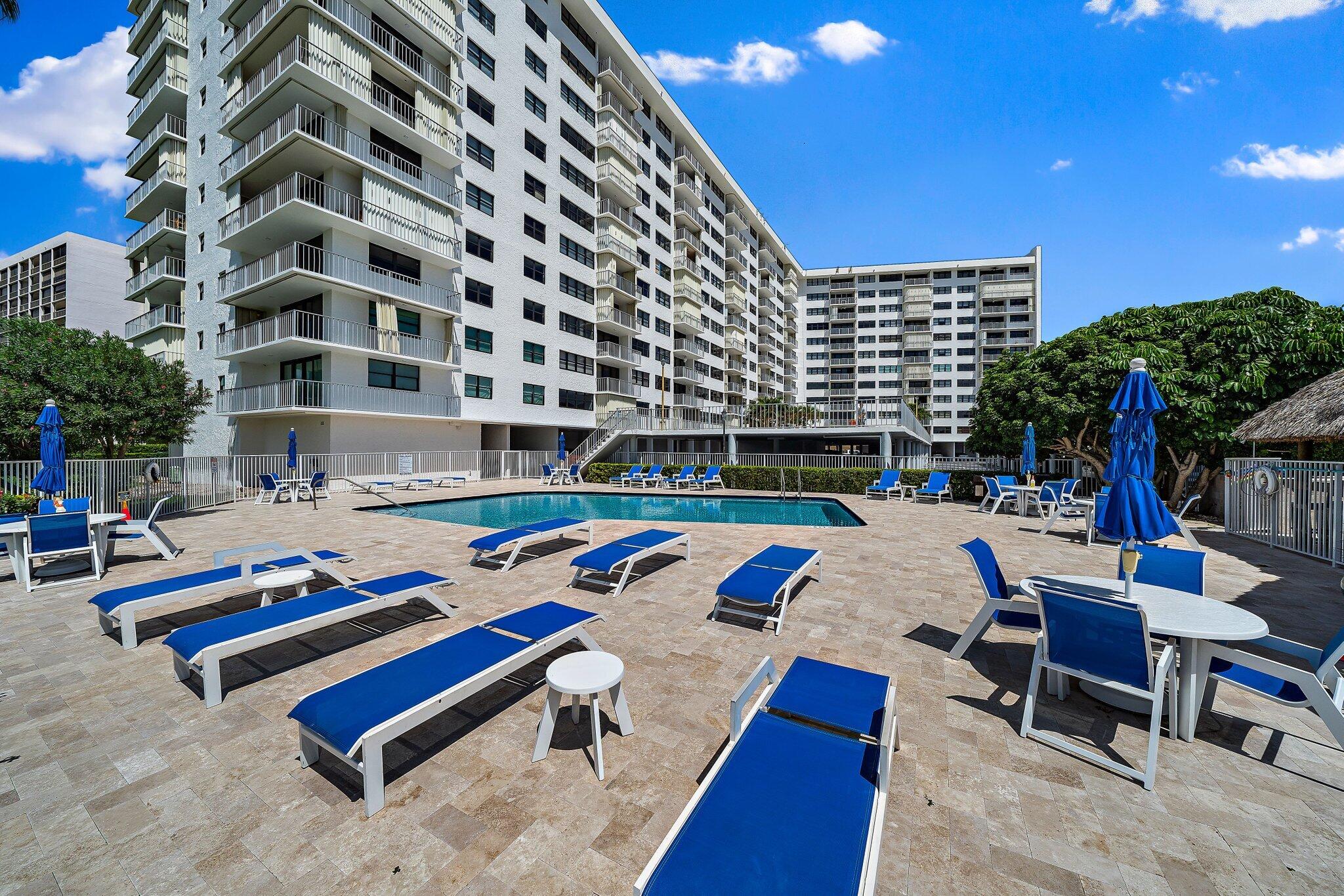 336 Golfview Road, Unit 306 North Palm Beach, FL 33408 - Photo 6 of 42 Pool Deck