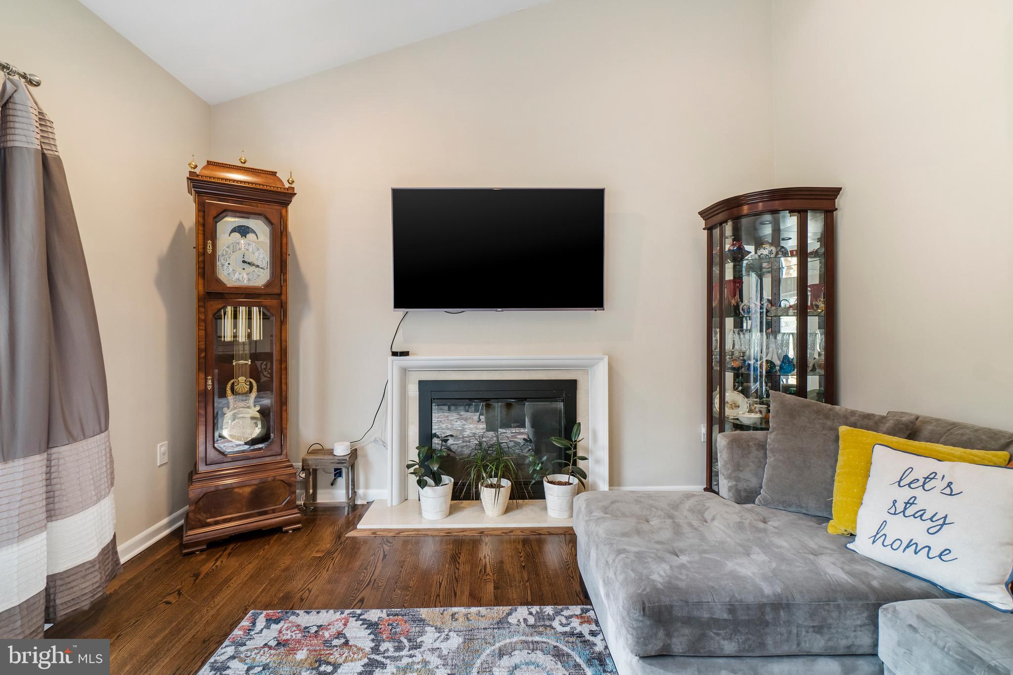 903 Cromwell Bridge Road Baltimore, MD 21286 - Photo 16 of 37 Family Room