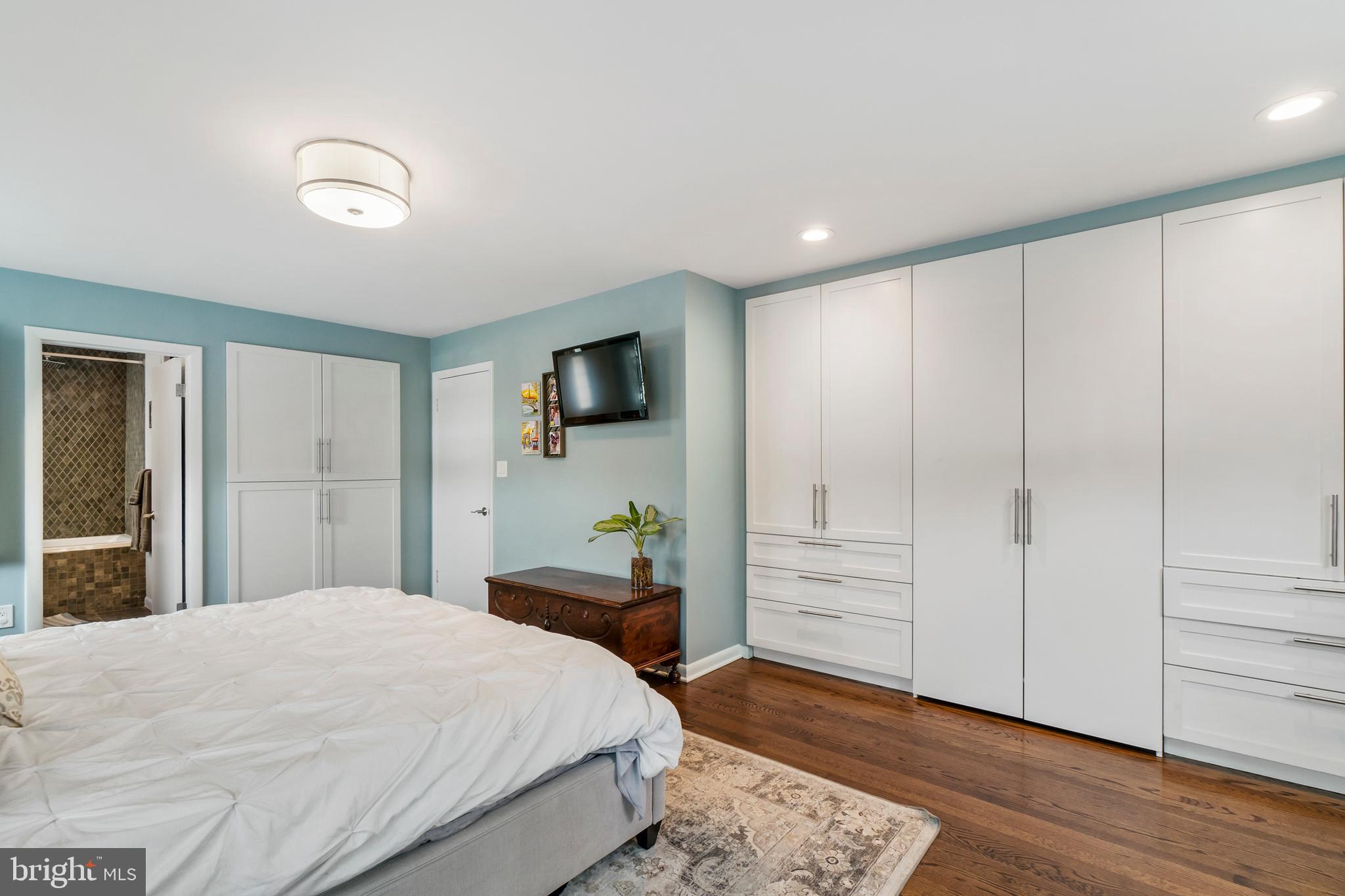 903 Cromwell Bridge Road Baltimore, MD 21286 - Photo 22 of 37 Master Bedroom