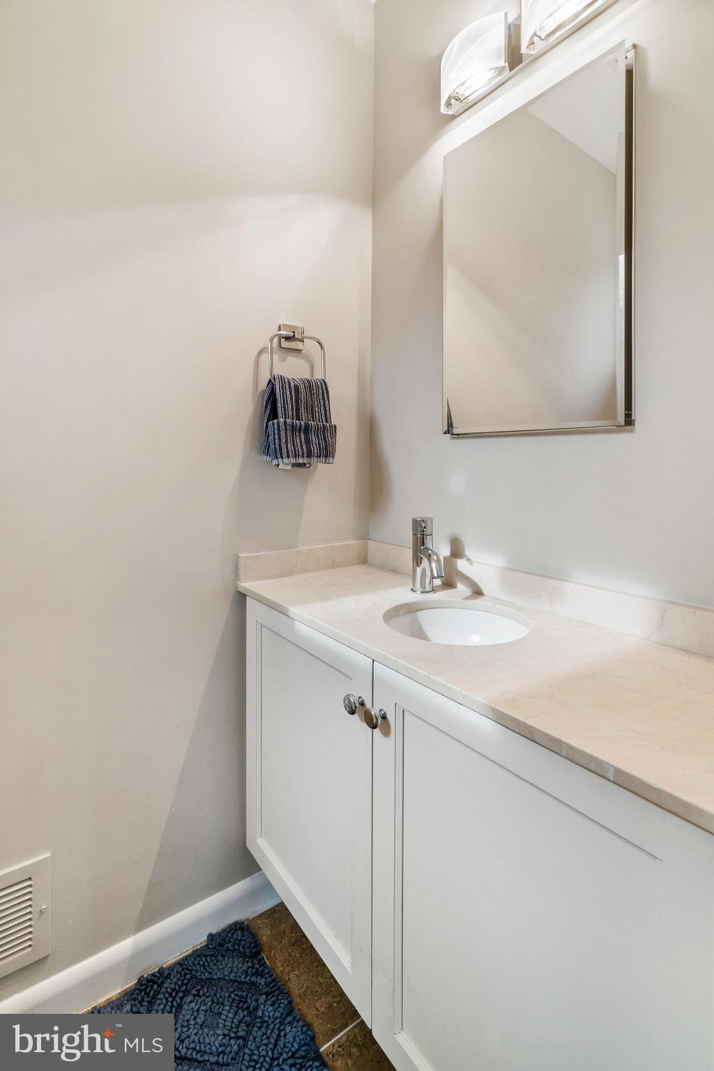 903 Cromwell Bridge Road Baltimore, MD 21286 - Photo 29 of 37 Hall Bath
