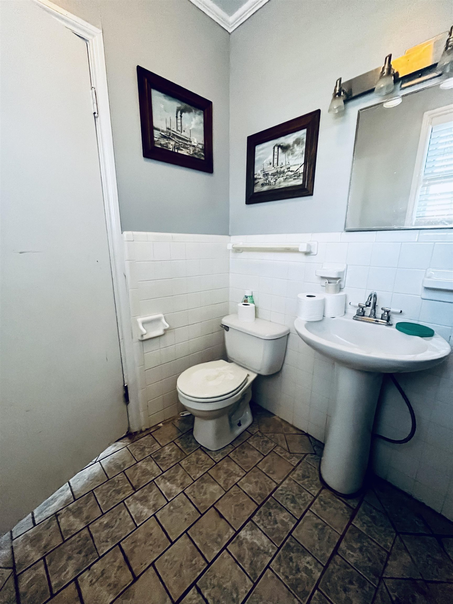 619 South Trenton Street Rutherford, TN 38369 - Photo 13 of 22 a bathroom with a toilet and a sink
