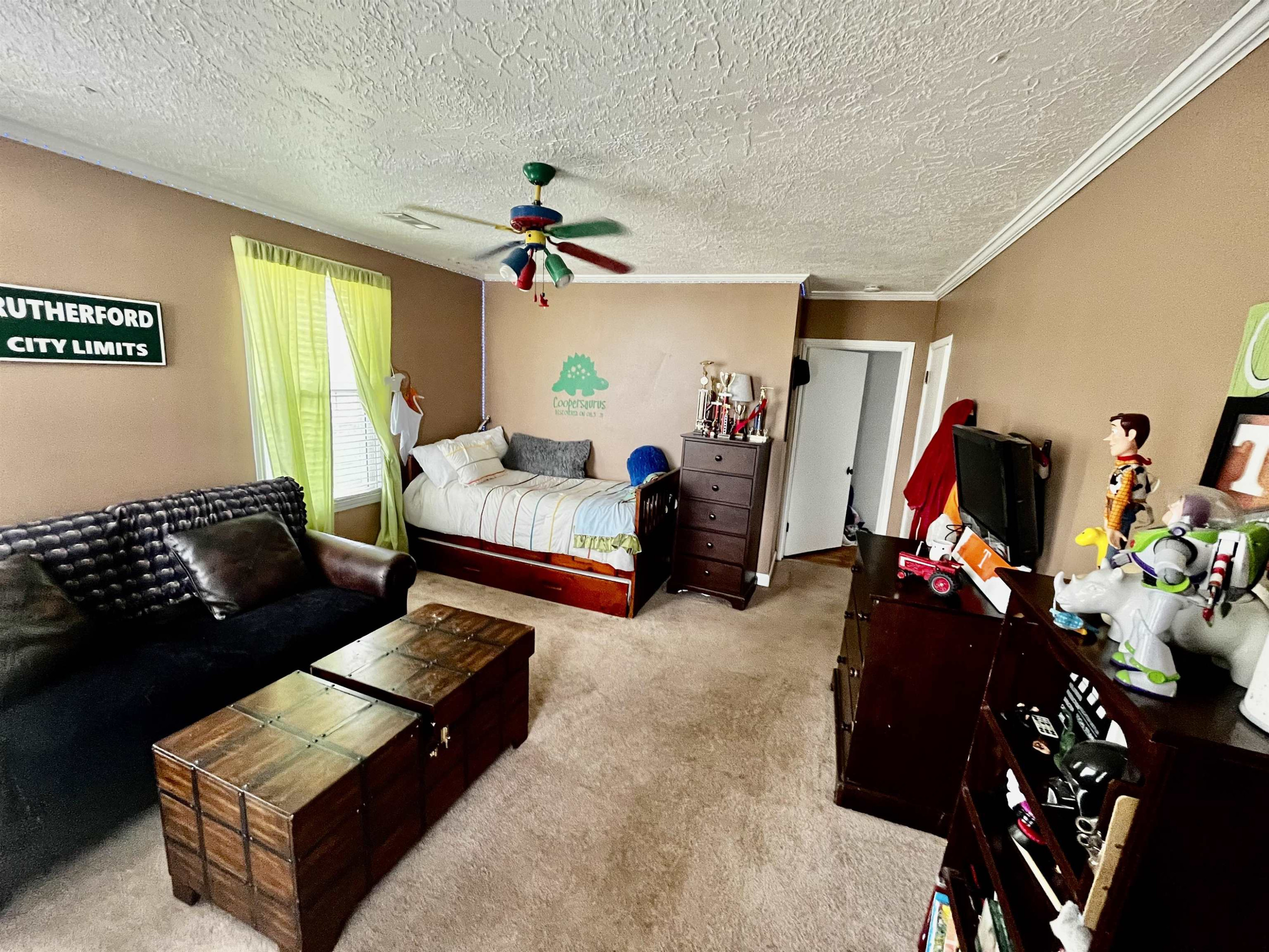 619 South Trenton Street Rutherford, TN 38369 - Photo 9 of 22 a living room with furniture and a flat screen tv