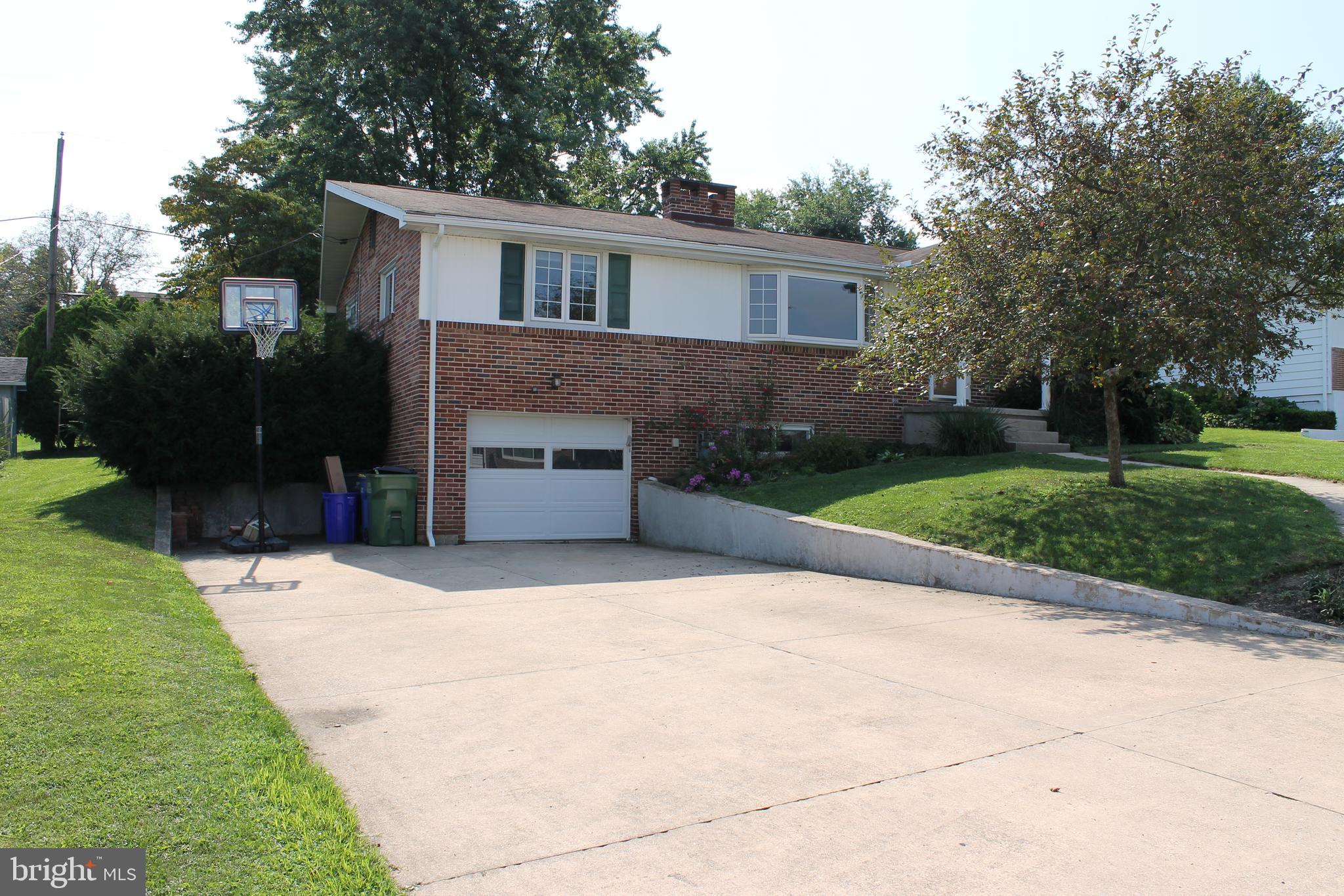 3035 Dundee Road York, PA 17406 - Photo 2 of 36 Gallery Image 2