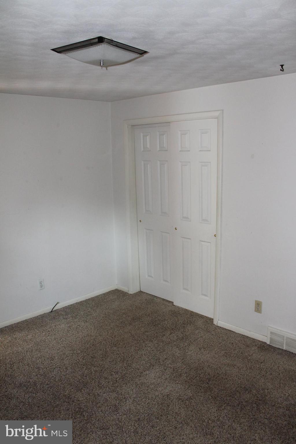 3035 Dundee Road York, PA 17406 - Photo 20 of 36 Gallery Image 20