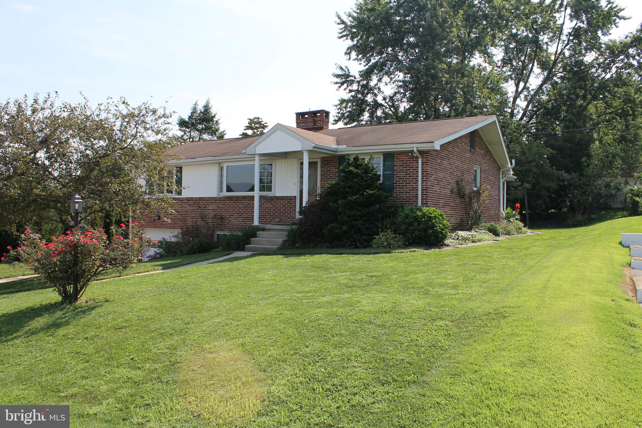 3035 Dundee Road York, PA 17406 - Photo 3 of 36 Gallery Image 3