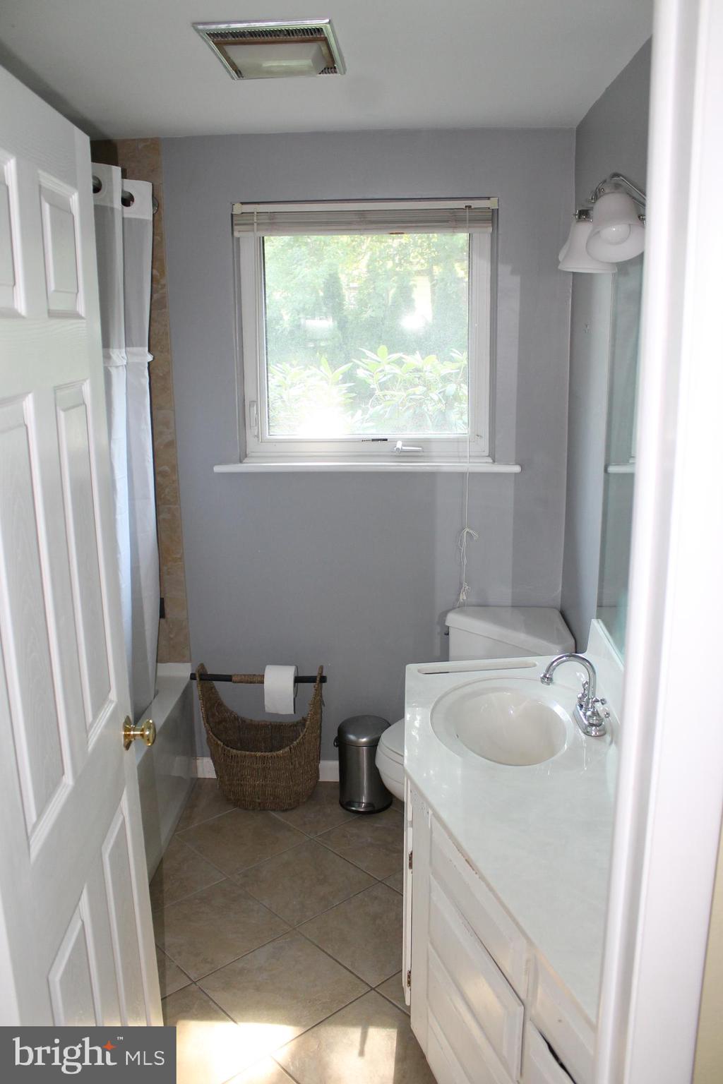 3035 Dundee Road York, PA 17406 - Photo 24 of 36 Gallery Image 24