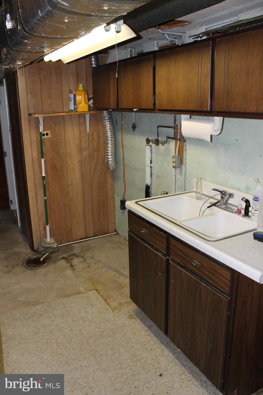 3035 Dundee Road York, PA 17406 - Photo 31 of 36 Gallery Image 31
