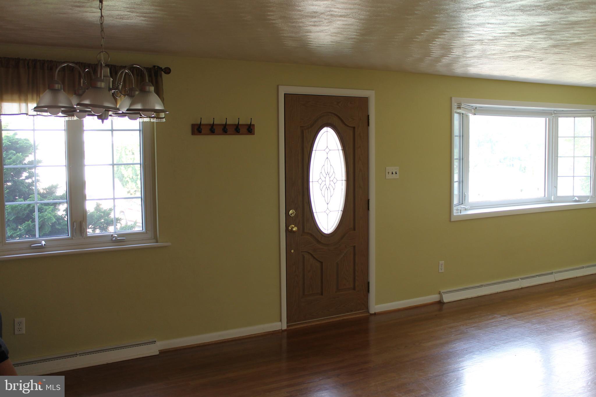 3035 Dundee Road York, PA 17406 - Photo 8 of 36 Gallery Image 8