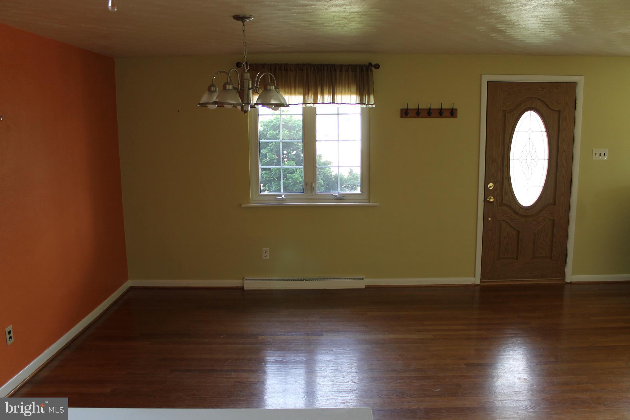 3035 Dundee Road York, PA 17406 - Photo 9 of 36 Gallery Image 9