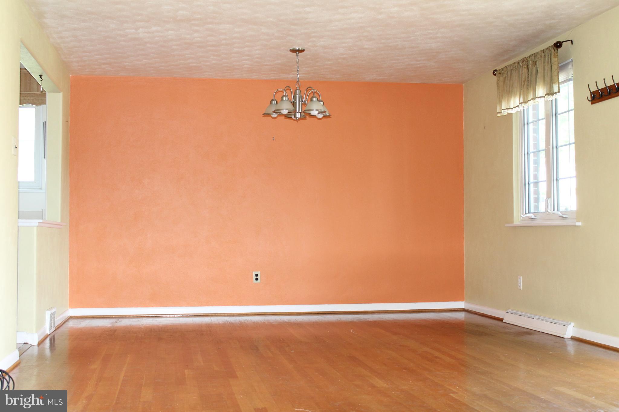 3035 Dundee Road York, PA 17406 - Photo 10 of 36 Gallery Image 10
