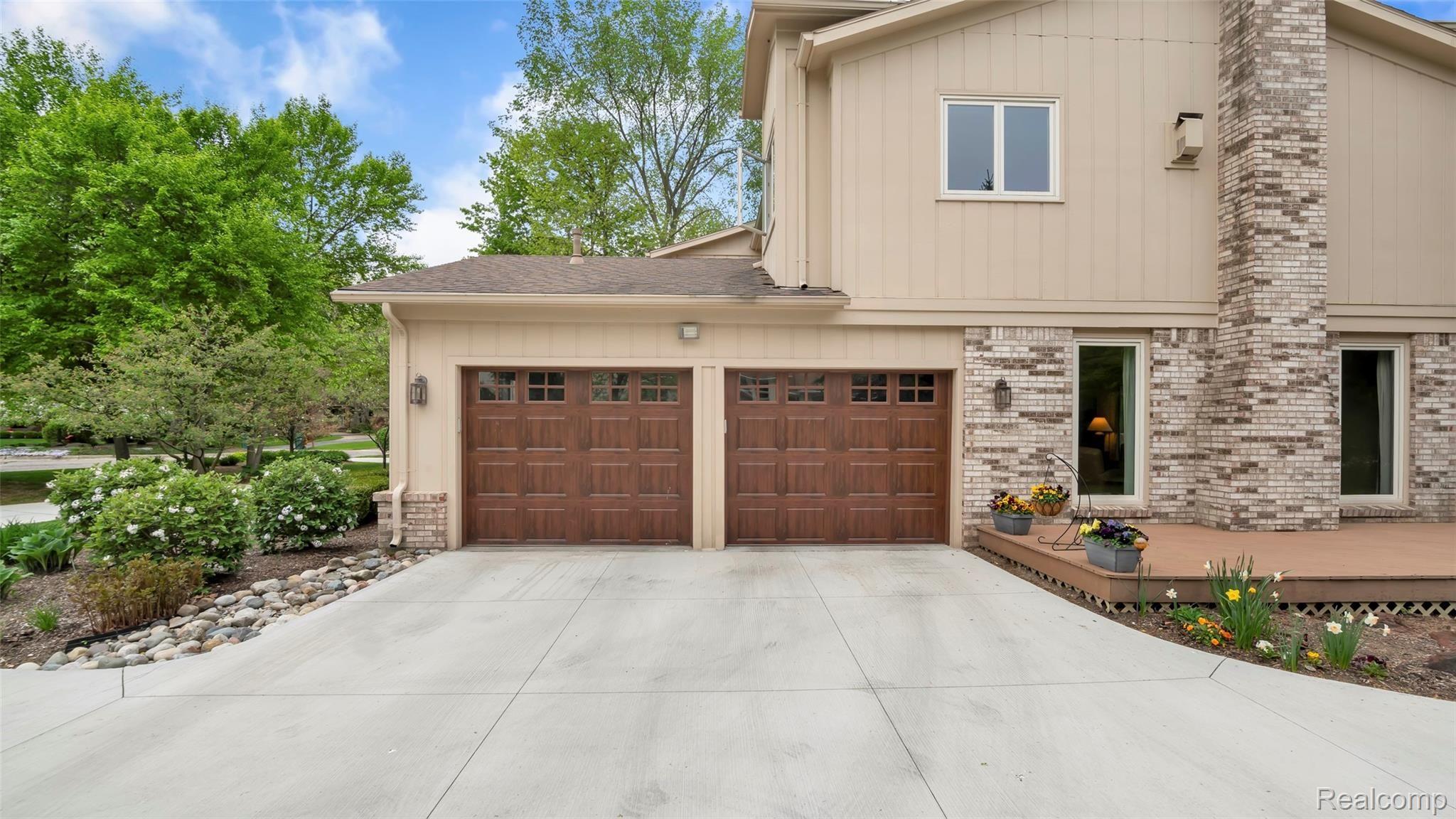 21559-Purlingbrook-Rd-Novi-MI-48375-windowstill-5.jpg
