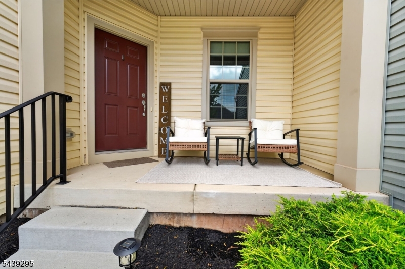 27 Redmon Road Flemington, NJ 08822 - Photo 3 of 32
