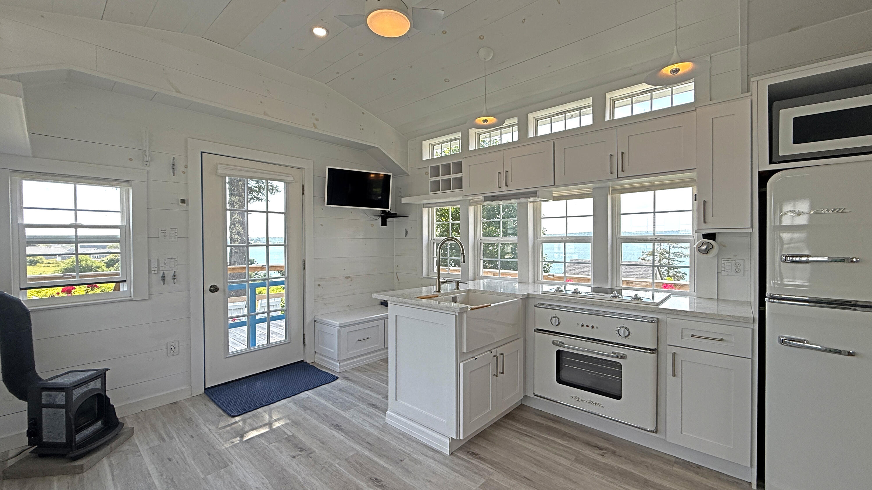 16 Monument Street Lubec, ME 04652 - Photo 9 of 63 Luxury Cottage