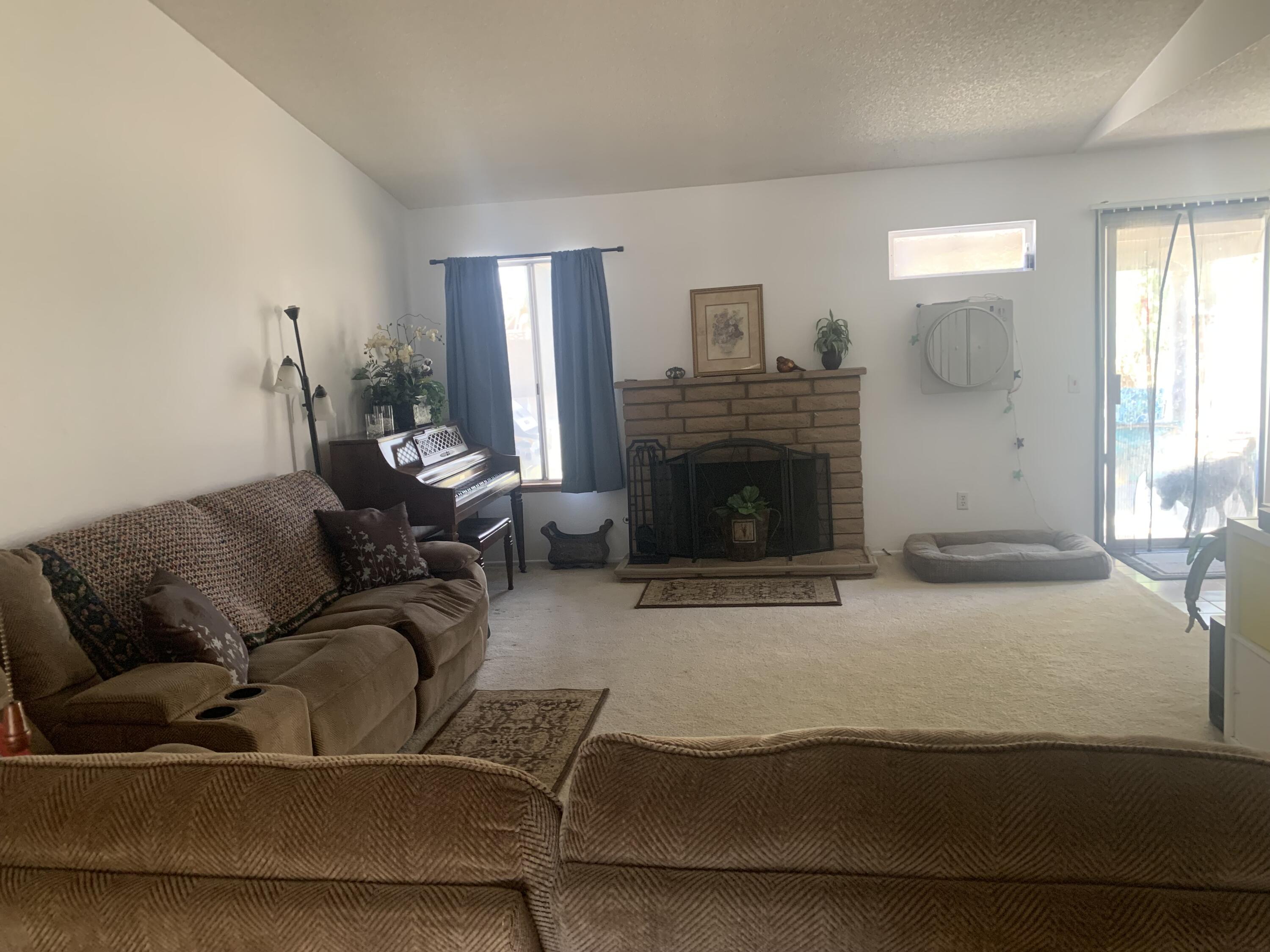 39267 Willowvale Road Palmdale, CA 93551 - Photo 6 of 19 IMG-2676