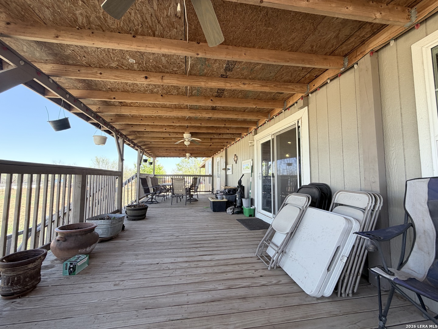 152 County Roads 2667 Devine, TX 78016 - Photo 17 of 51 a living room with furniture