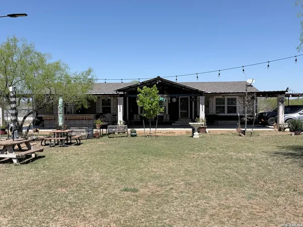 $420,000 | 152 County Roads 2667, Devine, TX 78016