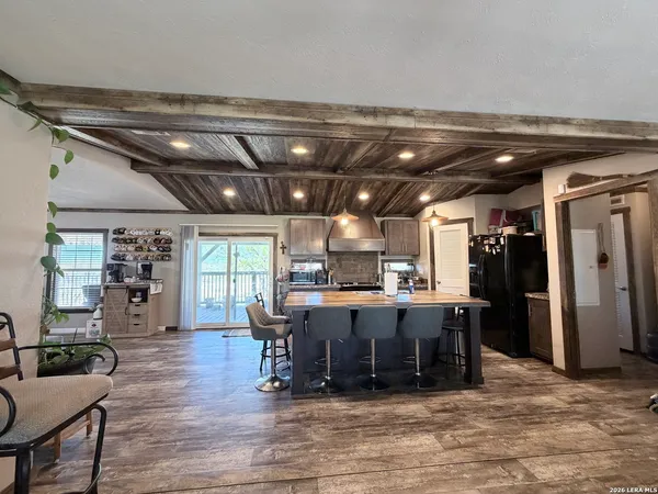 $420,000 | 152 County Roads 2667, Devine, TX 78016