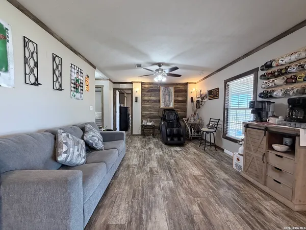 $420,000 | 152 County Roads 2667, Devine, TX 78016