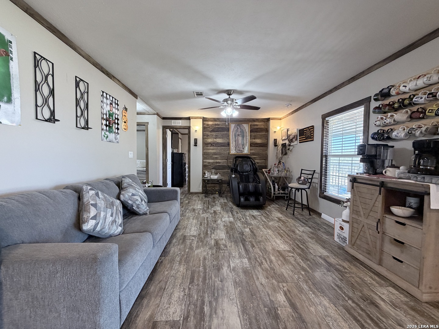 152 County Roads 2667 Devine, TX 78016 - Photo 25 of 51 a living room with furniture