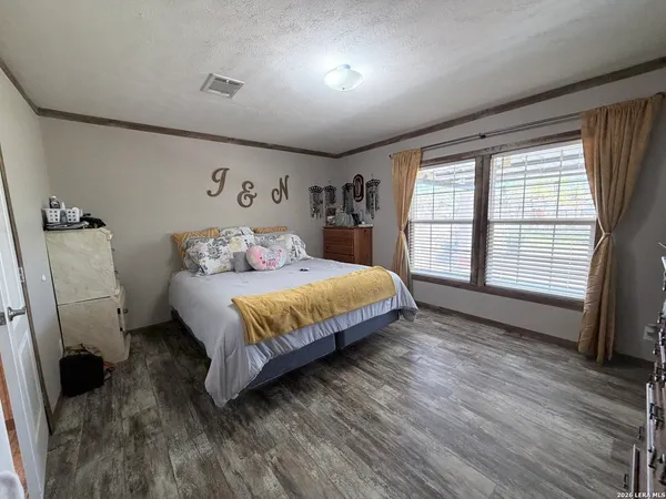 $420,000 | 152 County Roads 2667, Devine, TX 78016