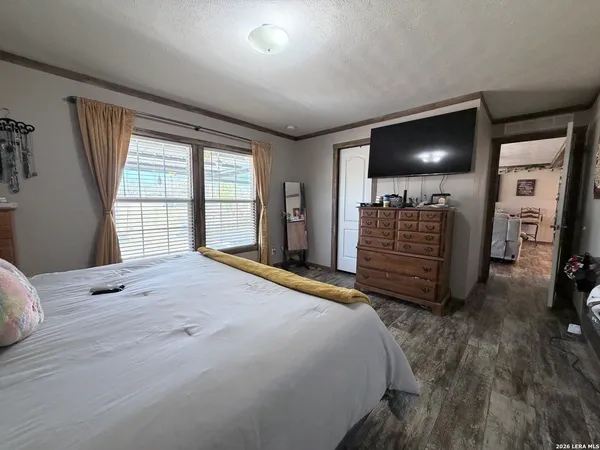 $420,000 | 152 County Roads 2667, Devine, TX 78016