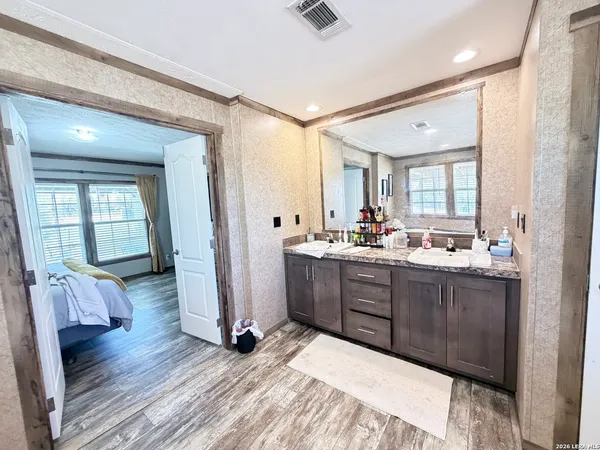 $420,000 | 152 County Roads 2667, Devine, TX 78016